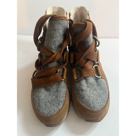 Sorel Kinectic short lace boot size 7.5 - Picture 6 of 9